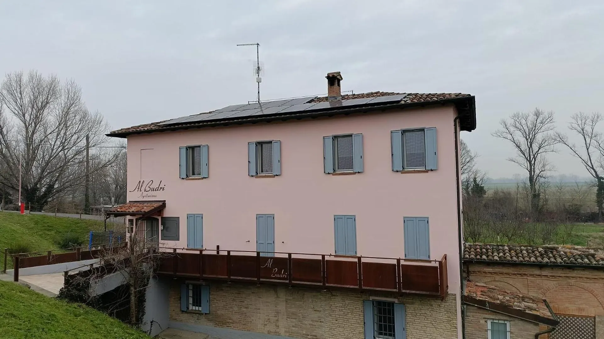 Al Budri Agriturismo Roccabianca 0*,